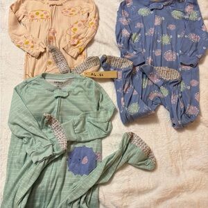 Carter's 2t footed pajama three pack